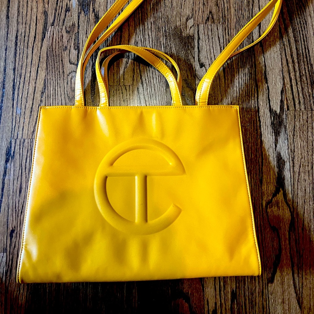 Telfar Medium shopping bag. Mustard